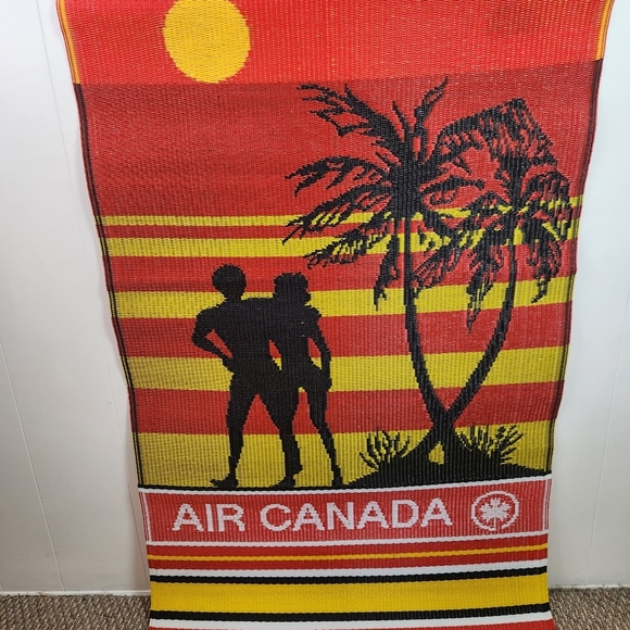 Vintage Air Canada Tropical 1970s 1980s Vinyl Wall Decor Beach Lounger Blanket - Picture 3 of 7